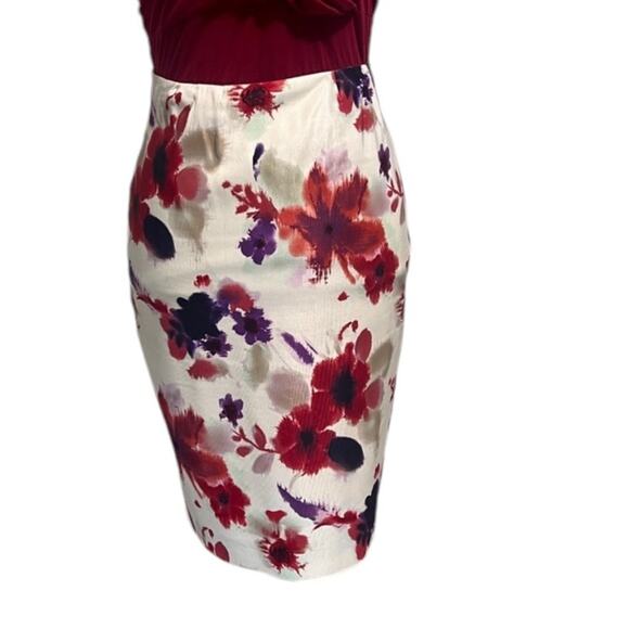 Elie Tahari white/purple/red flowered knee-length skirt size 10 - Picture 1 of 8